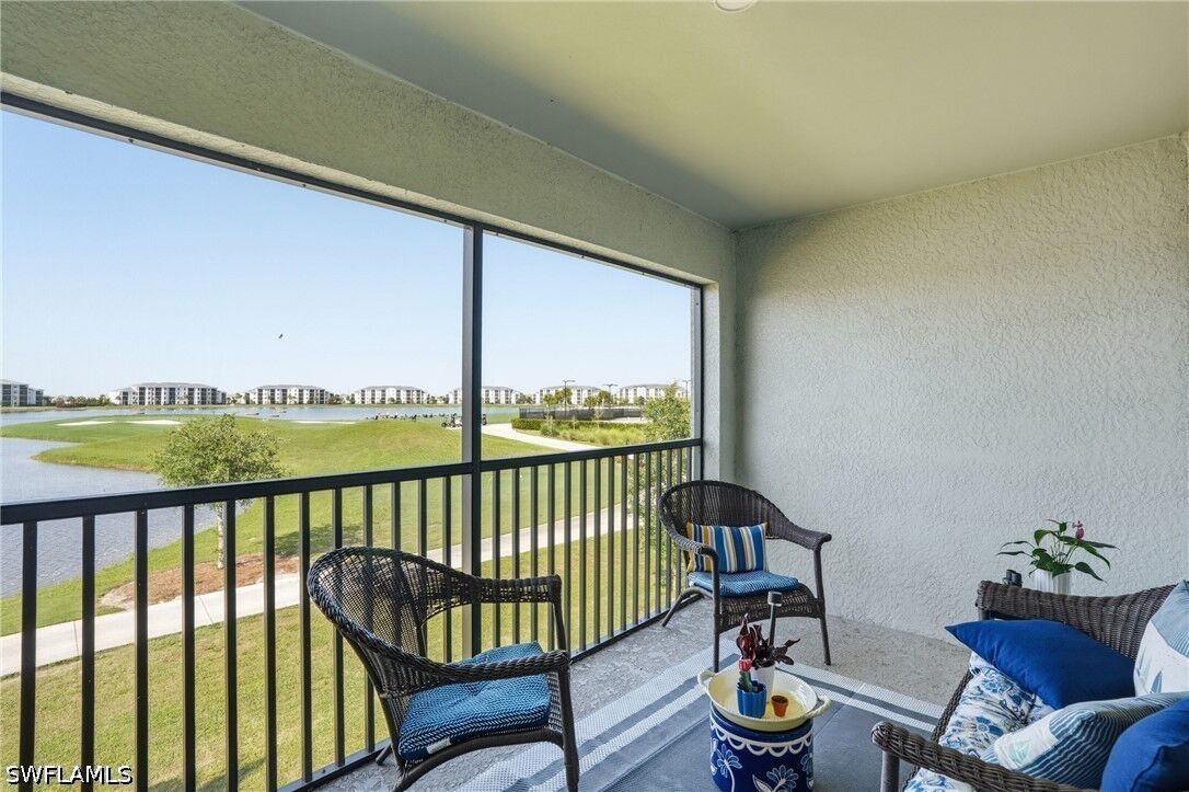 Property Photo:  5427 Double Eagle Cir 2824  FL 34142 