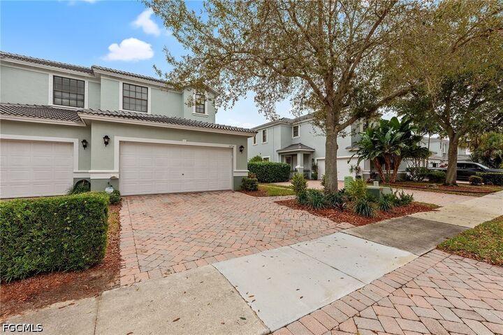 Property Photo:  14764 Pinnacle Place 65  FL 34119 