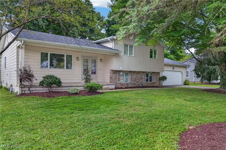 Property Photo: 8488 Crystal Drive OH 44512