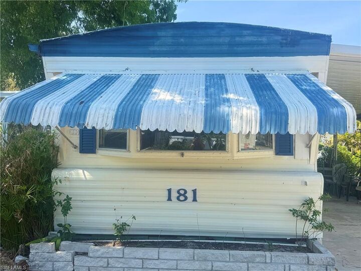Property Photo:  181 Grassy Key Ln 49  FL 34114 
