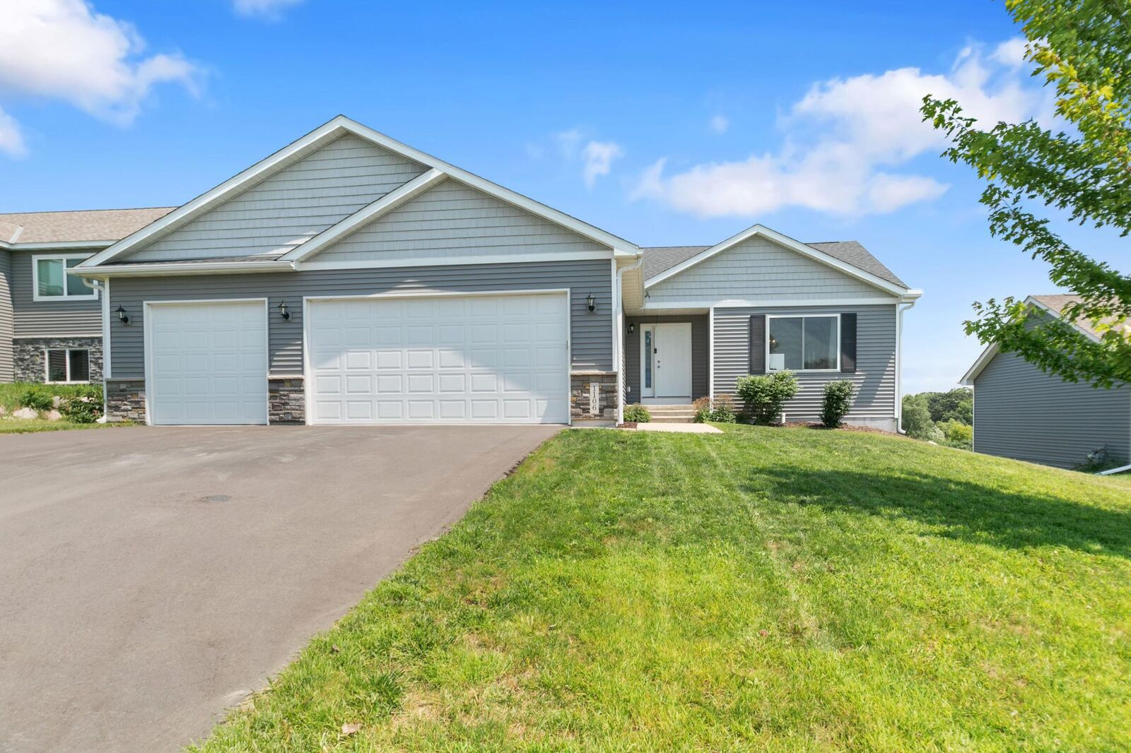 Property Photo:  1106 Rolling Hills Drive NW  MN 56069 
