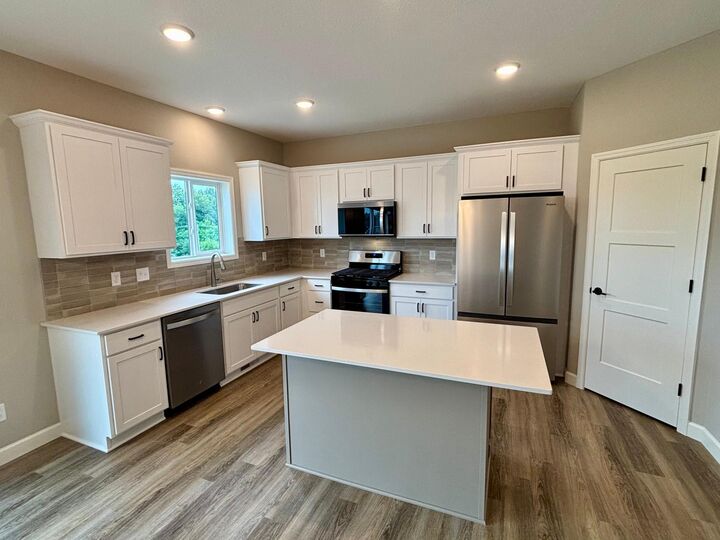 Property Photo: 831 Walnut Grove Lane MN 55341