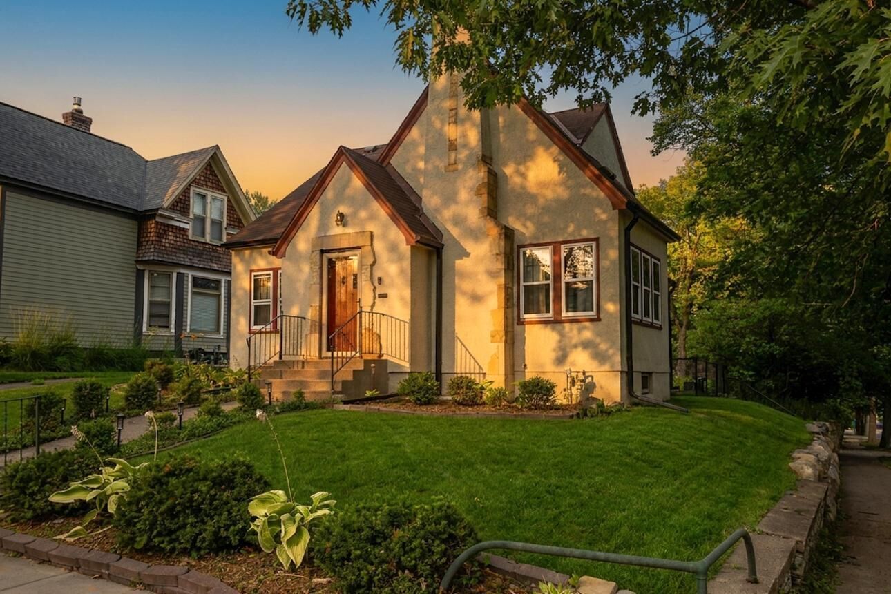 Property Photo:  1084 Bradley Street  MN 55130 