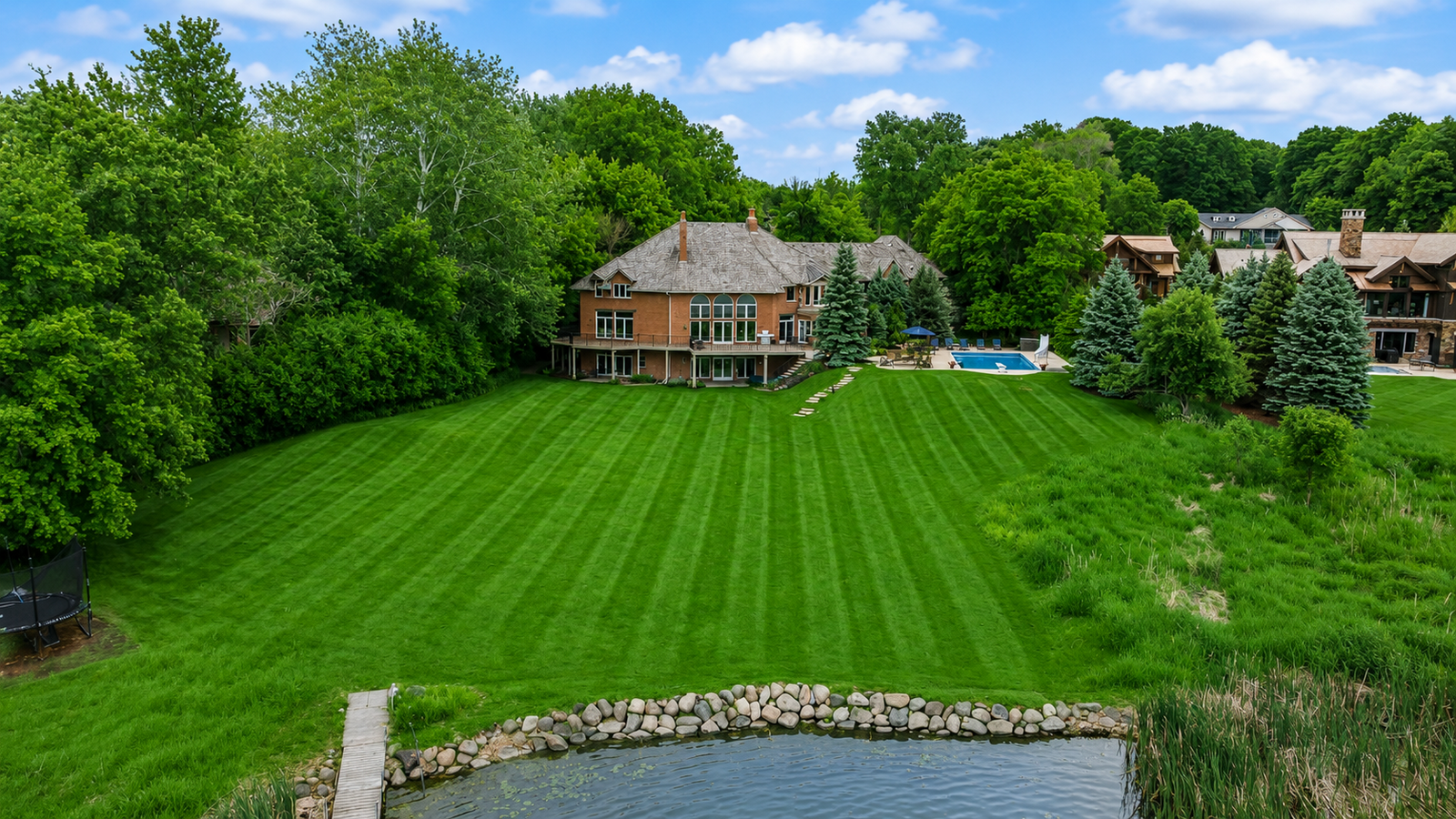 Property Photo: 425 Oxford Road MN 55356