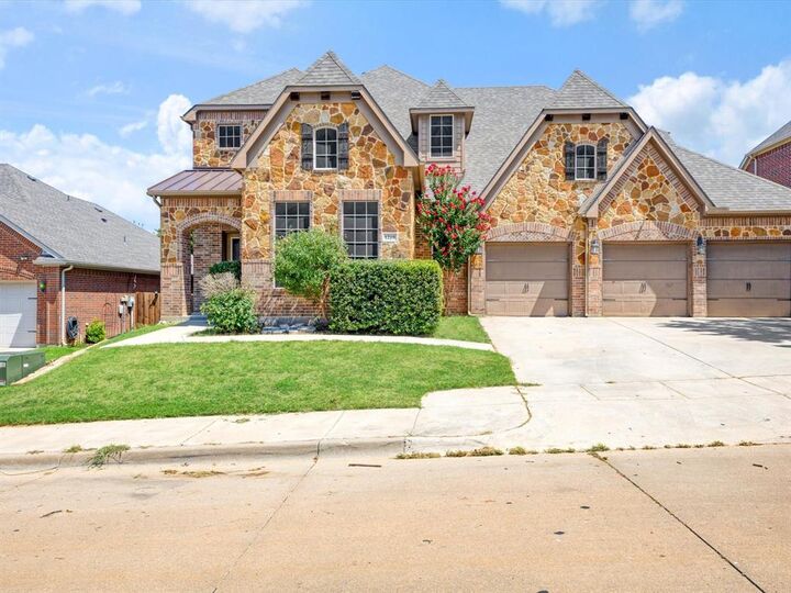 Property Photo: 1208 Catherine Lane TX 76028