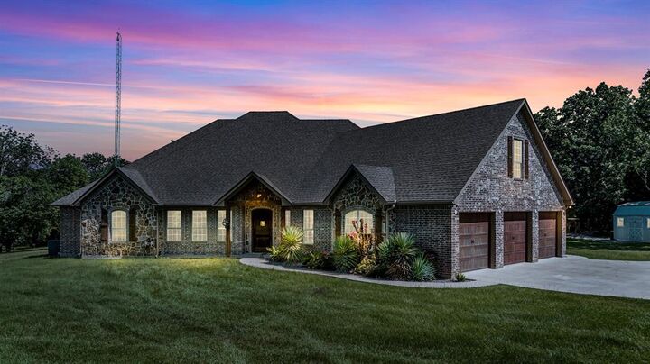Property Photo:  365 County Road 1534  TX 75410 