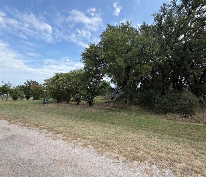 Property Photo:  226 Plantation Road  TX 76082 