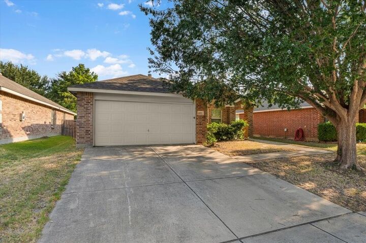Property Photo:  4553 Lacebark Lane  TX 76244 