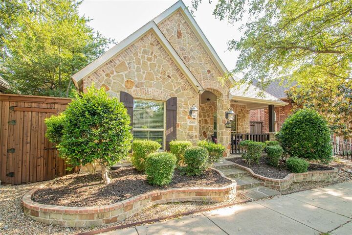 Property Photo: 10017 Bell Rock Road TX 75035