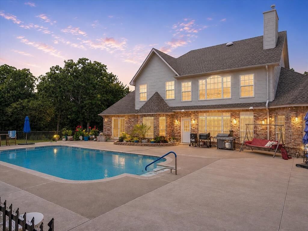Property Photo:  5909 W Deer Creek  OK 74074 
