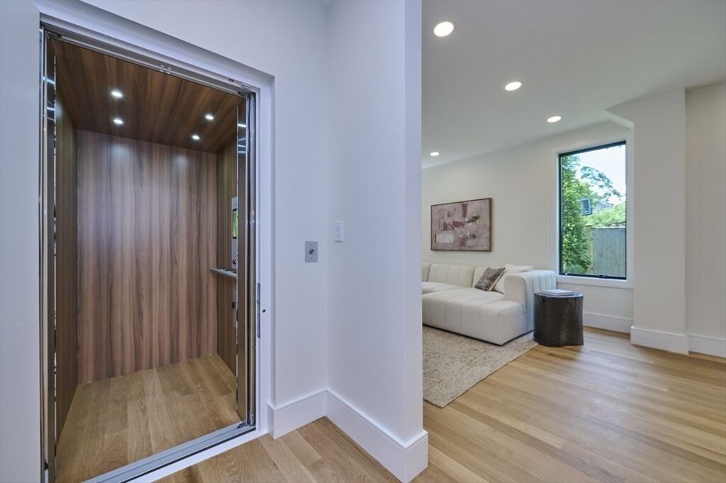 Property Photo:  123 Fuller B  MA 02446 
