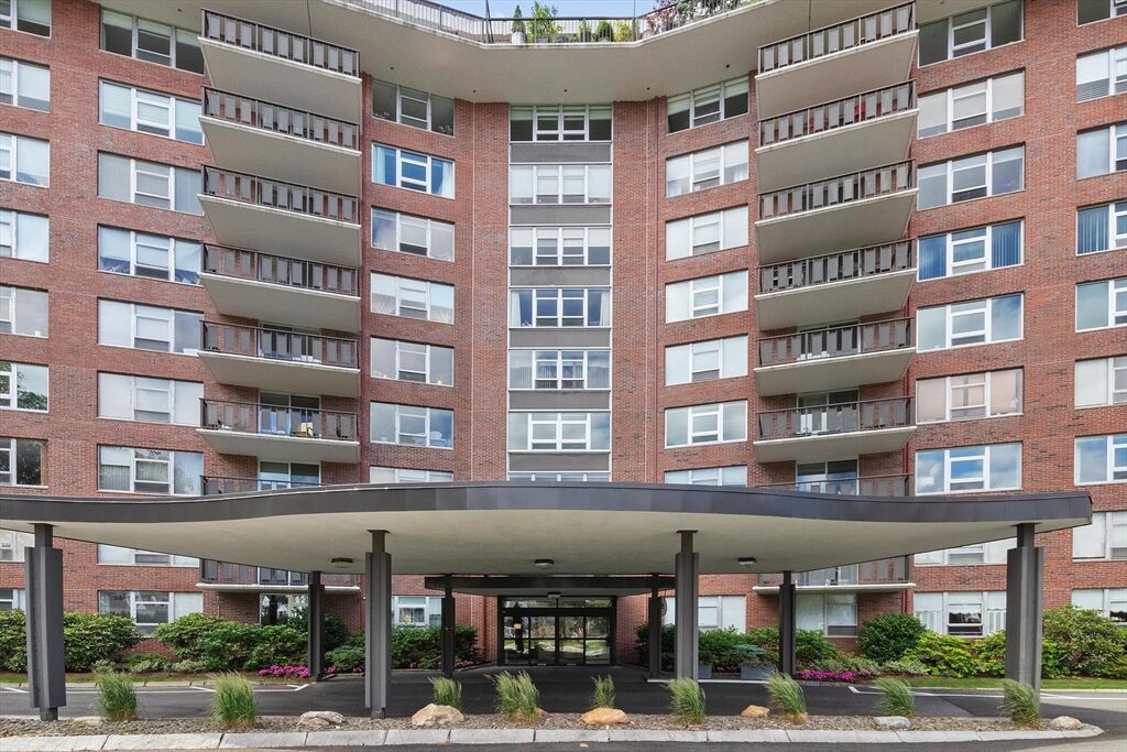 Property Photo: 280 Boylston St 713 MA 02467