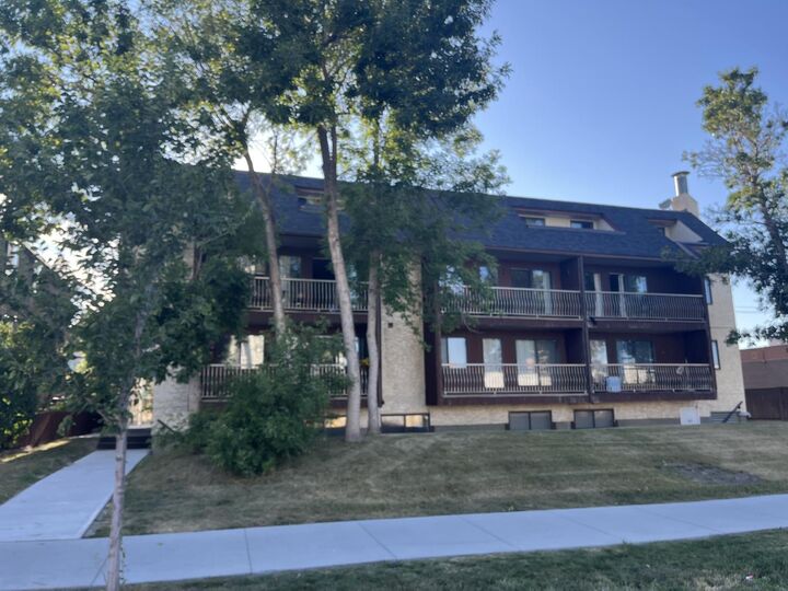 1113 37 Street SW 404 — photo 1