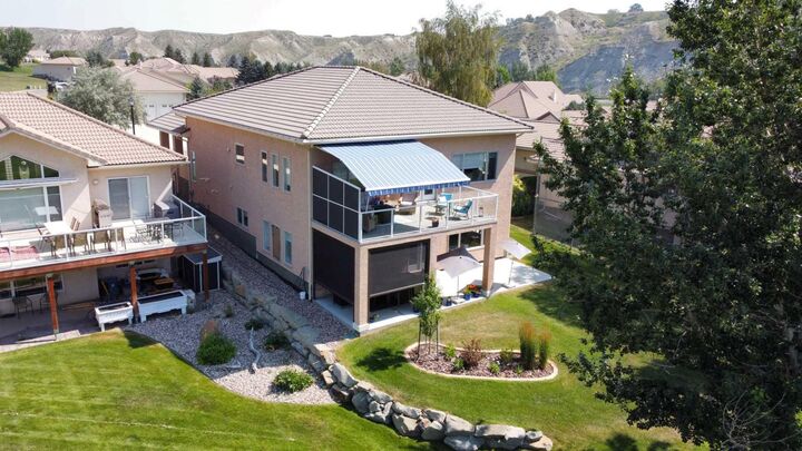 Property Photo: 319 Canyon Boulevard W AB T1J 6V2