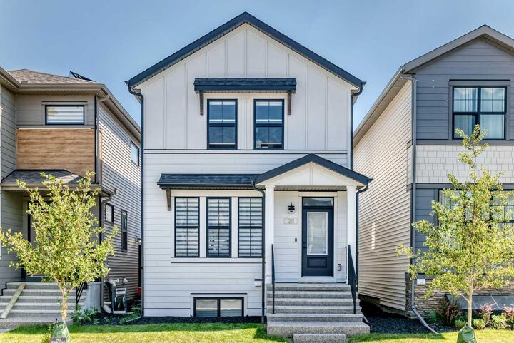 211 Silverton Glen Crescent SW — photo 1