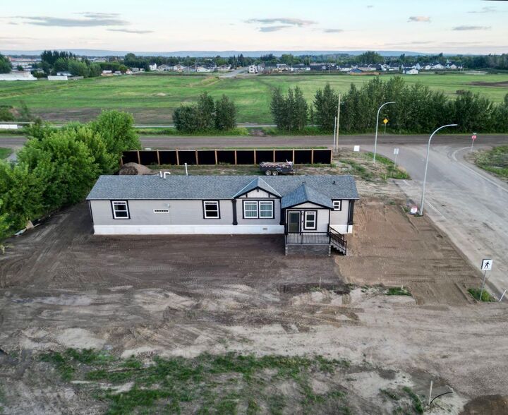 Property Photo: 10905 103 Street AB T0H 2H0