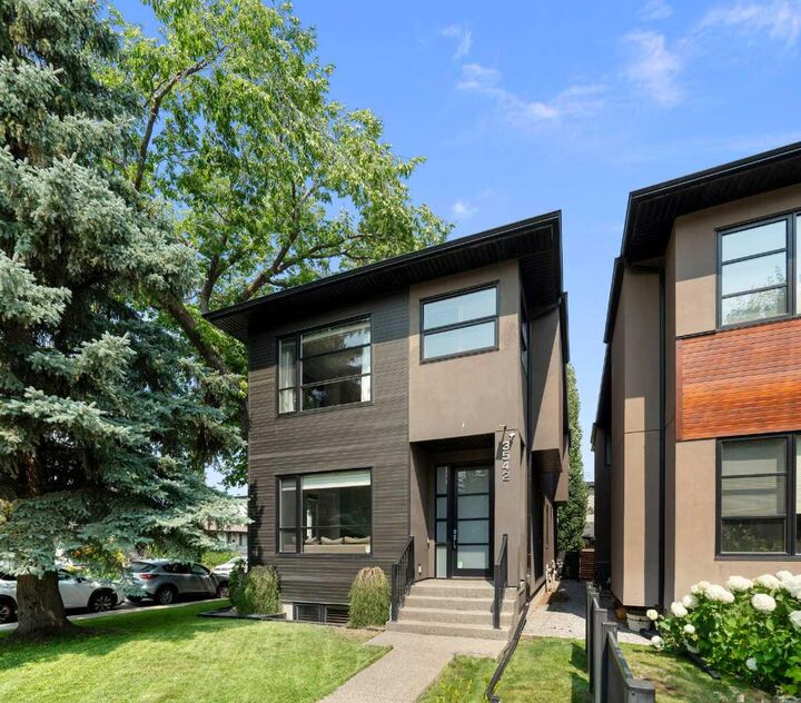 Property Photo:  3542 7 Avenue SW  AB T3C 0C8 