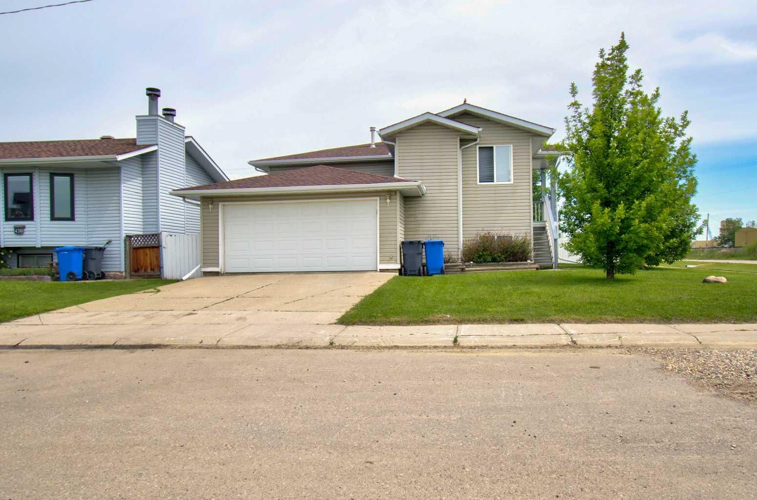 Property Photo: 434 9 Street AB T0M 0G0