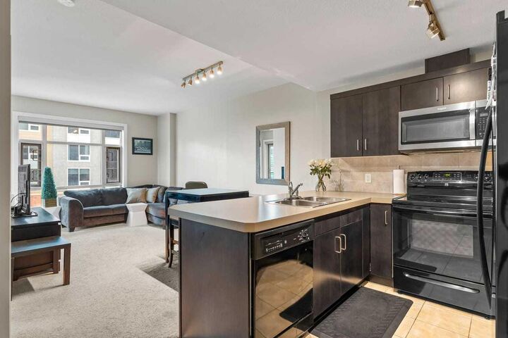 Property Photo: 1410 1 Street SE 502 AB T2G 2J3