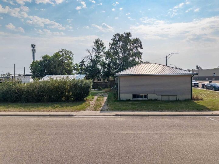 Property Photo: 209 3rd Avenue AB T0K 2L0