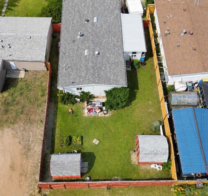 Property Photo: 623 5 Avenue W AB T0J 1P0