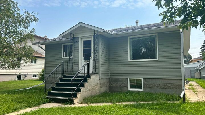4107 50 Avenue — photo 1