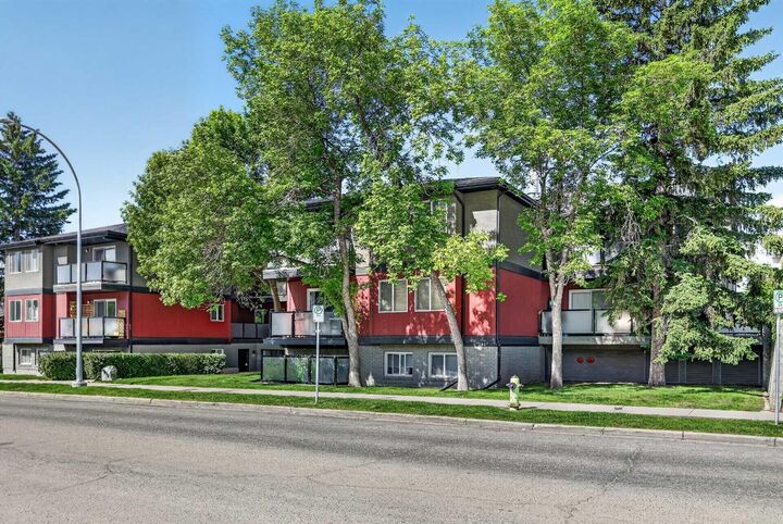 Property Photo: 1915 26 Street SW 204 AB T3E 2A2
