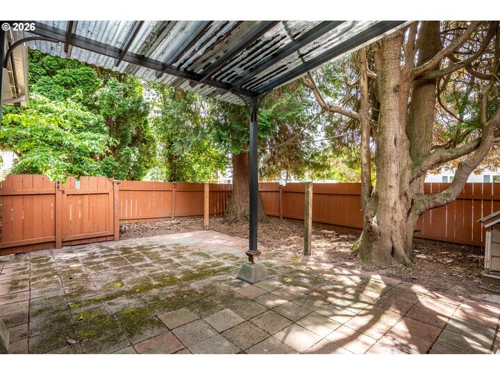 Property Photo: 621 S Second St WA 98591