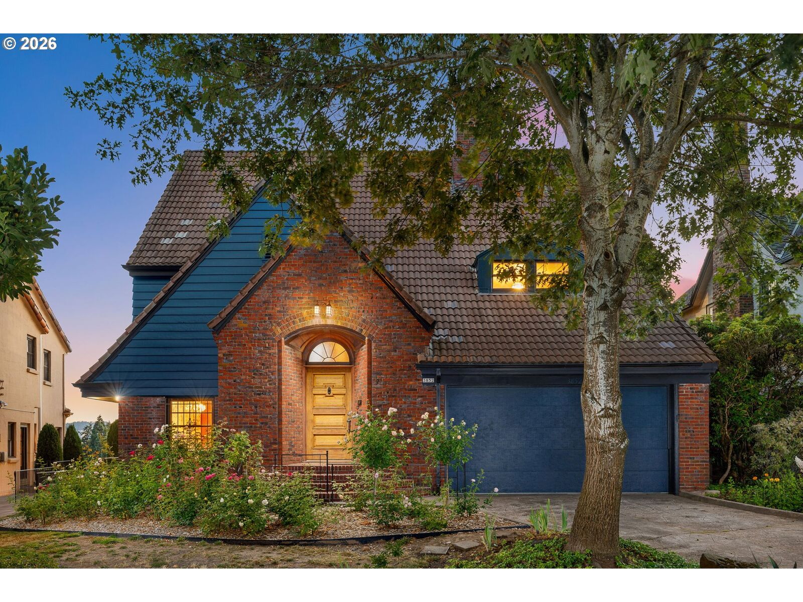 Property Photo:  3852 NE Alameda St  OR 97212 
