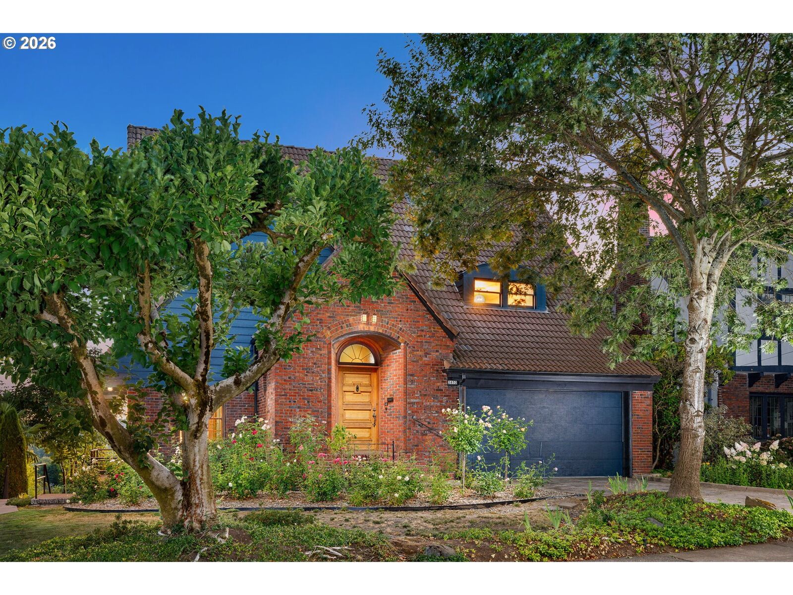 Property Photo:  3852 NE Alameda St  OR 97212 