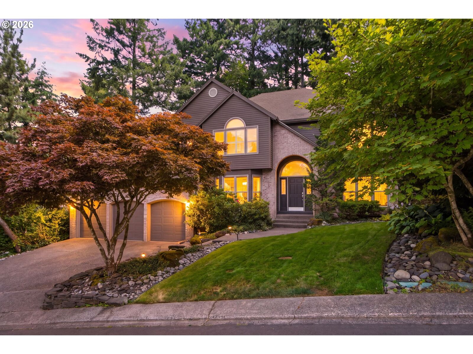 Property Photo: 808 SW Regency Ter OR 97225