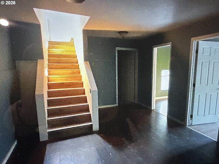 Property Photo:  15216 SE Gladstone St  OR 97236 