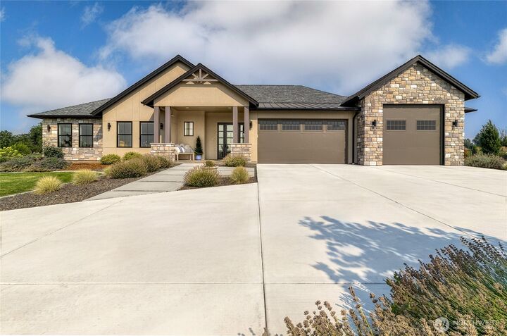 Property Photo:  3194  Sorrel Drive  WA 99362 