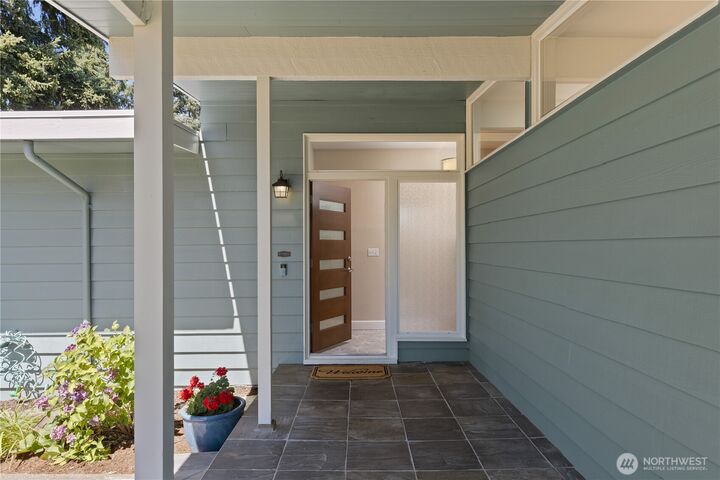 Property Photo:  6632 NE 191st Street  WA 98028 