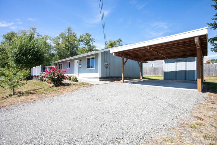 Property Photo: 8404 Treevue Road WA 98230