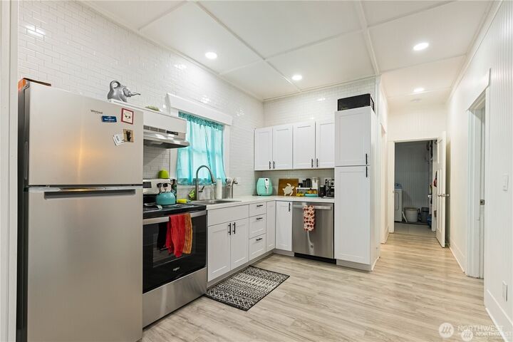 Property Photo: 321 N 4th Street A-D WA 98273