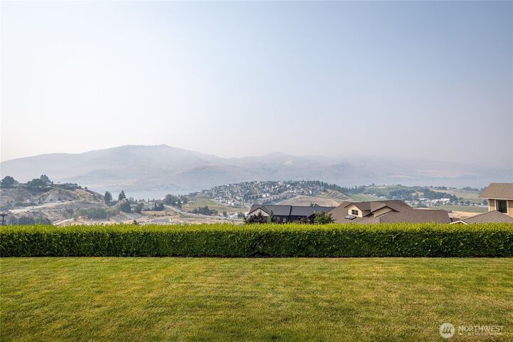 Property Photo:  132  Bogey Boulevard  WA 98816 