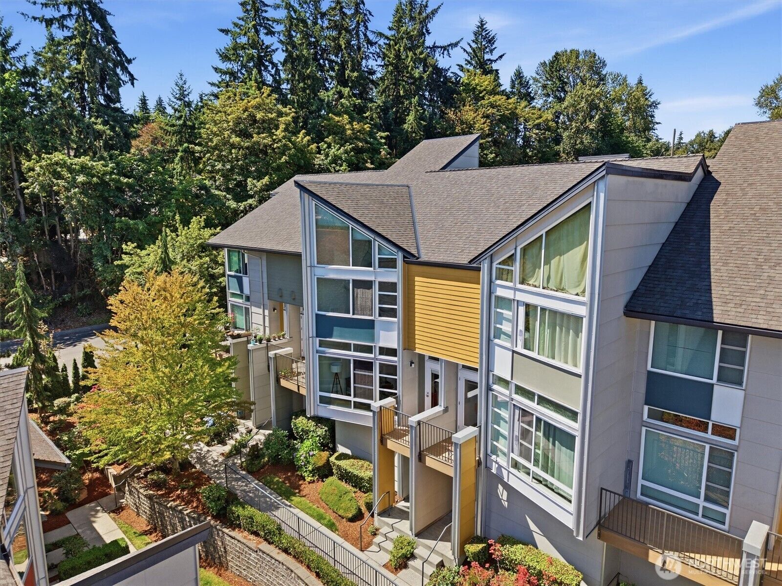 Property Photo: 15175 NE 81st Way 103 WA 98052
