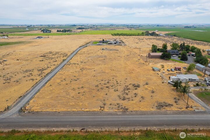 Property Photo: 0 Road 10 NW WA 98823
