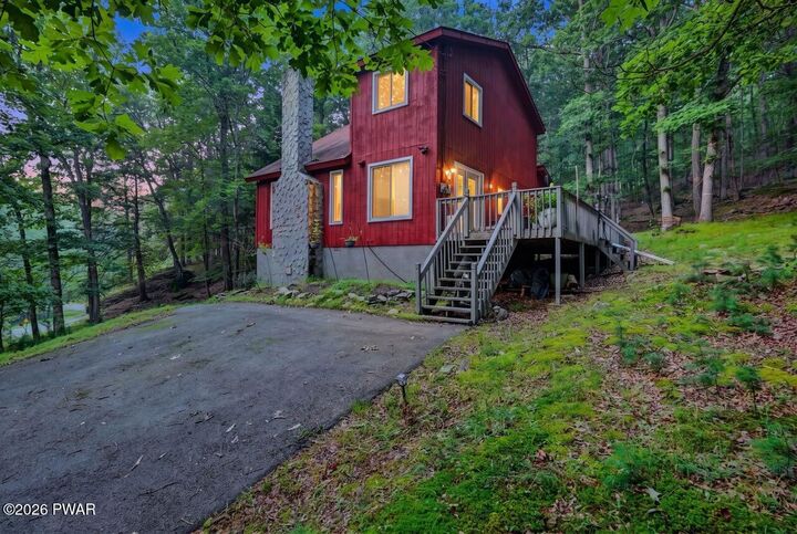 Property Photo:  214 Manchester Drive  PA 18324 