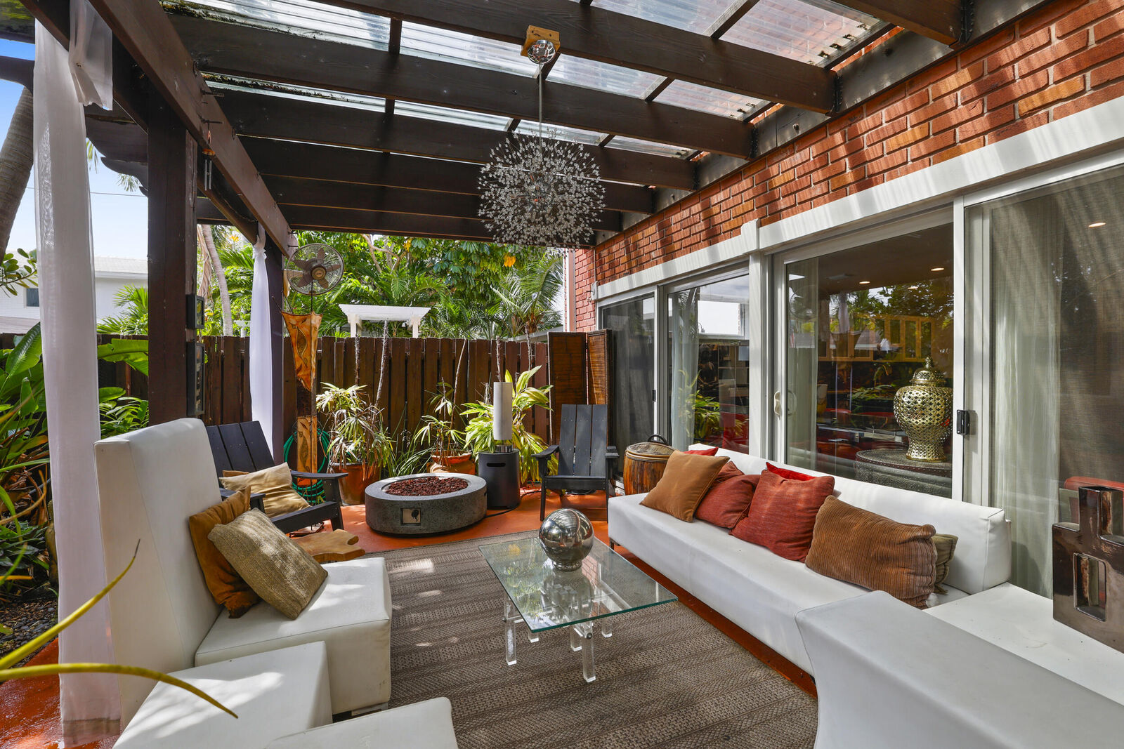 Property Photo: 7 Middlesex Drive FL 33305