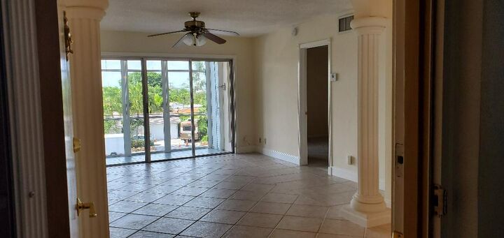 Property Photo:  3040 NE 16th Avenue 303  FL 33334 