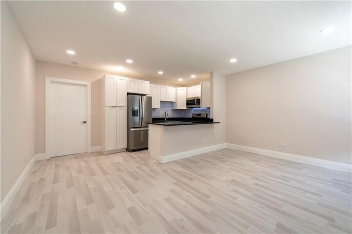 Property Photo:  628 NE 8th Avenue 4  FL 33304 