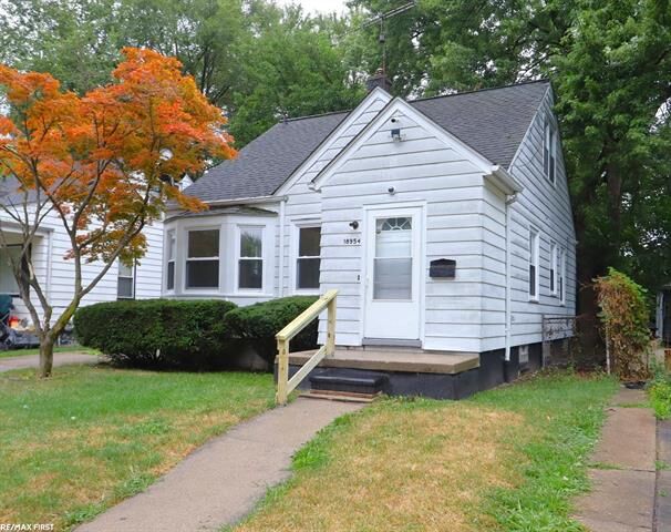 Property Photo:  18954 Kingsville Street  MI 48225 