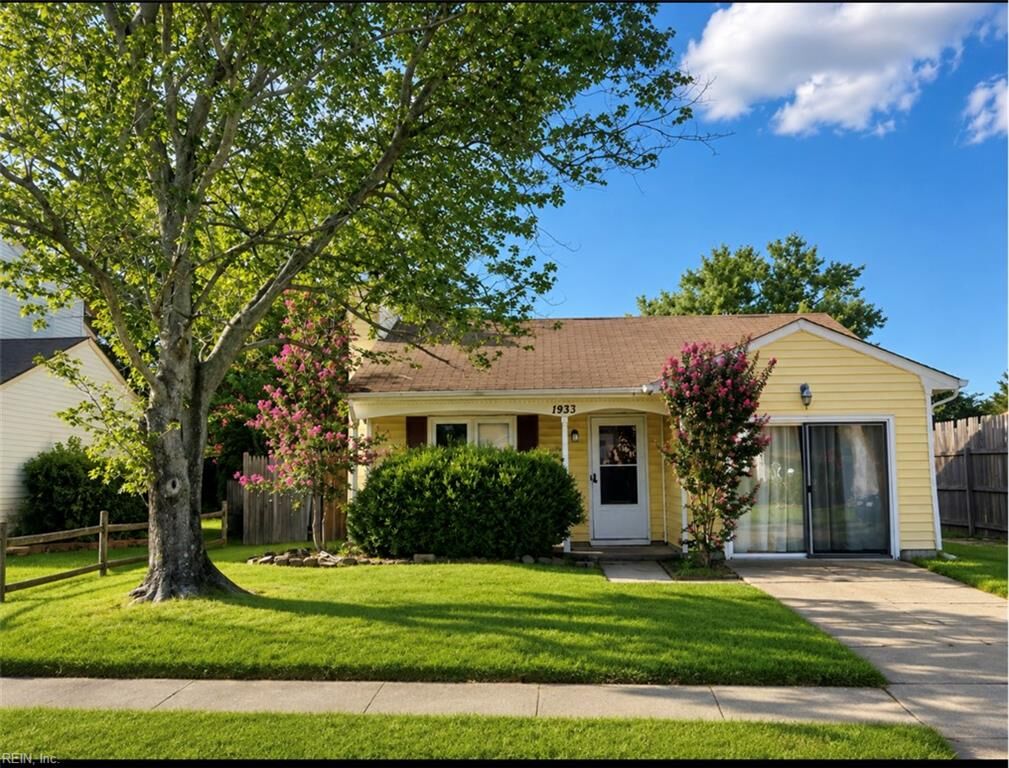 Property Photo: 1933 Aquamarine Dr VA 23456