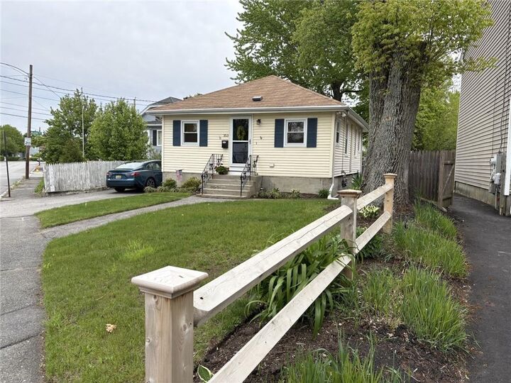 Property Photo:  353 Massasoit Avenue  RI 02914 