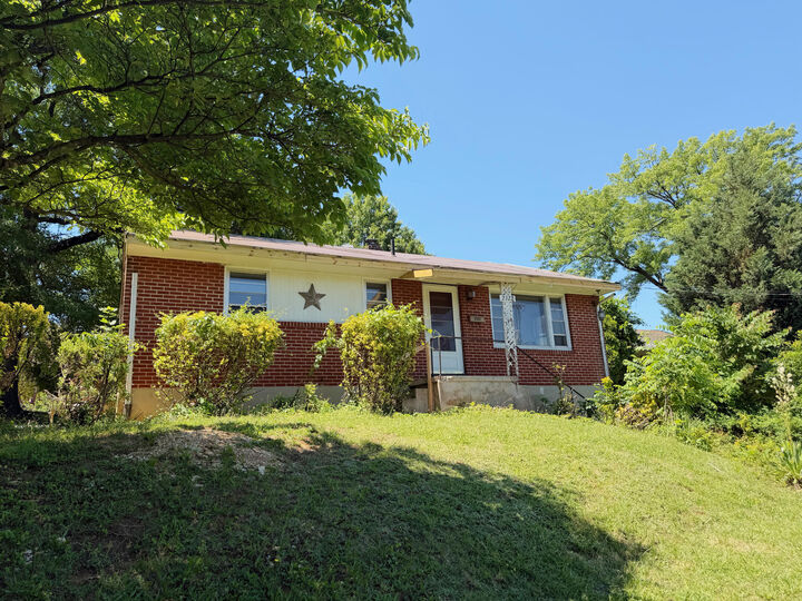 Property Photo: 2322 Mountain View Ter SW VA 24015