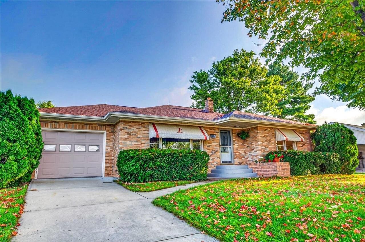 Property Photo:  1170 Spruce Street  WI 53577 