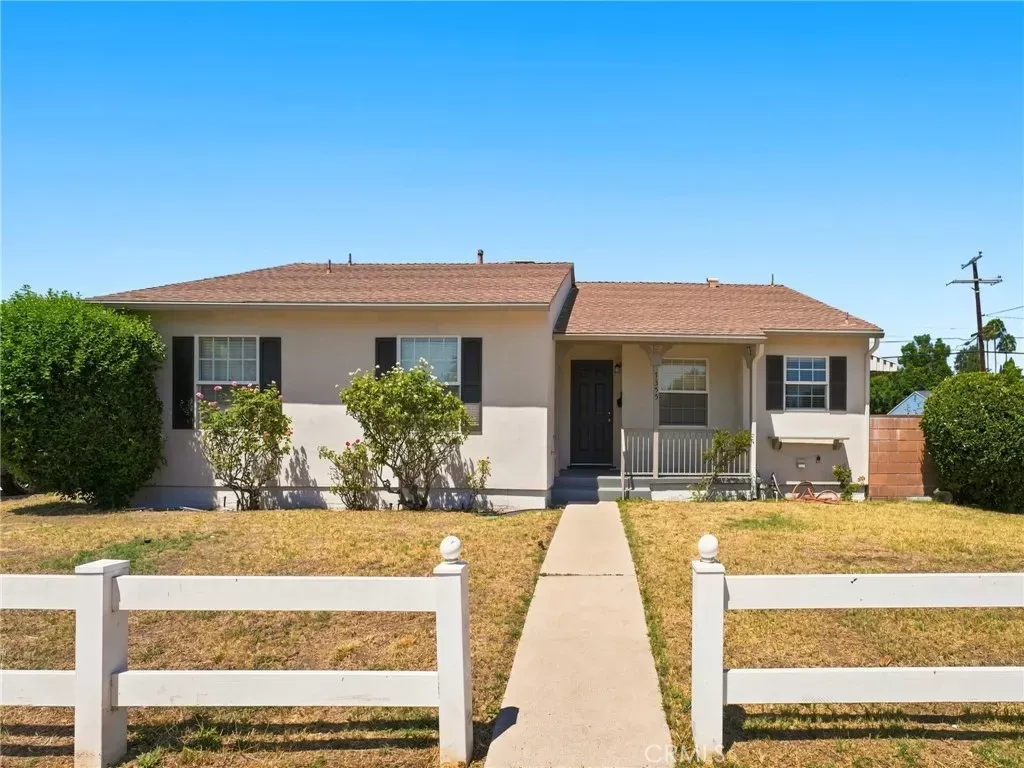 Property Photo: 7355 Donna Avenue CA 91335