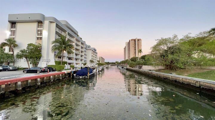Property Photo: 1650 NE 115th St 408 FL 33181
